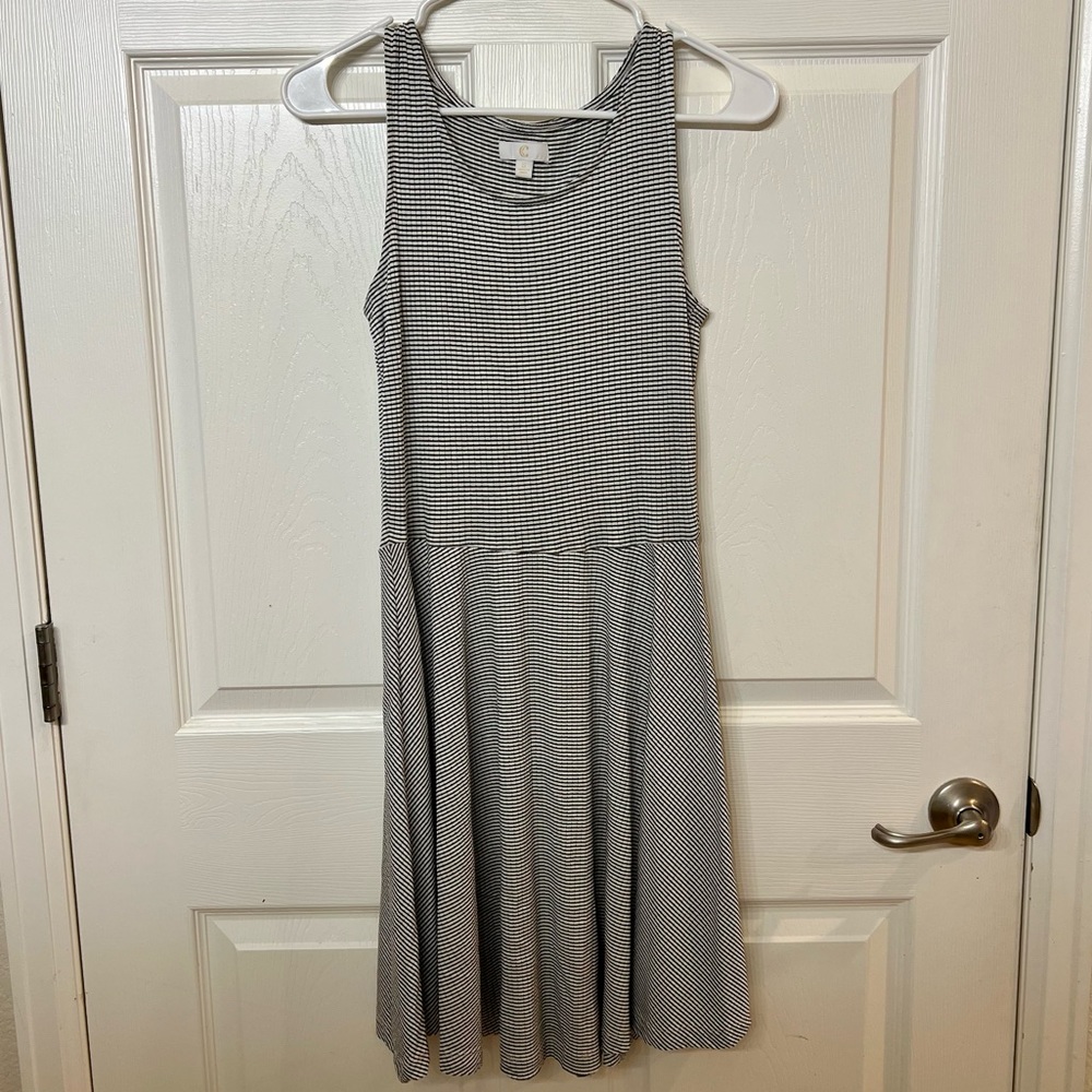Women’s Dress (S:S)
